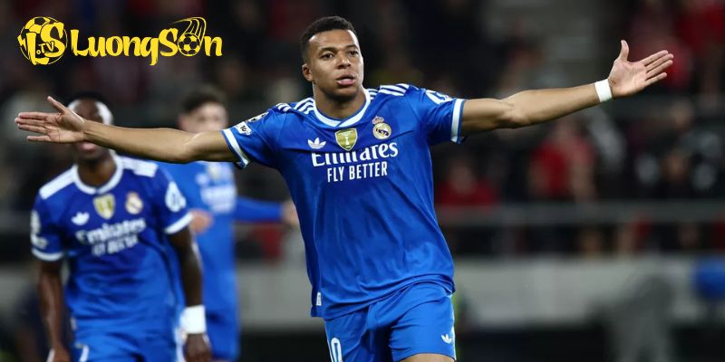 Kylian Mbappé từ ngôi sao PSG thành sát thủ tại Real